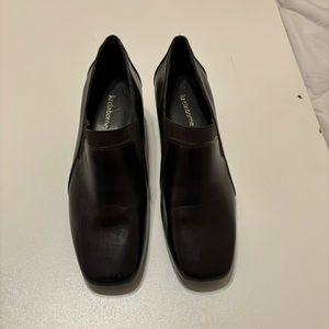 Liz Claiborne Logan brown leather heels size 8